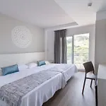 Oasis Park Splash Hotel