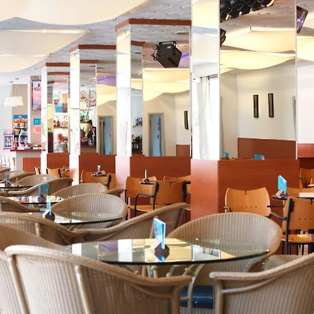Oasis Park Splash Hotell 4*