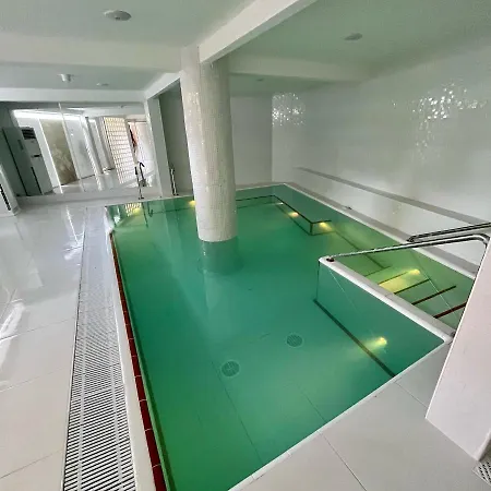 Oasis Park Splash Hotell 4*