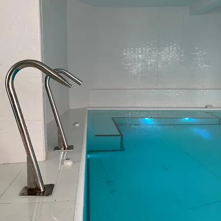 Oasis Park Splash Hotell