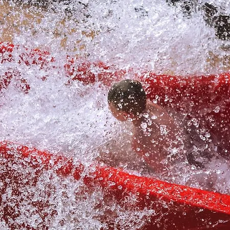 Oasis Park Splash Hotell