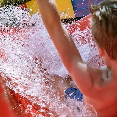 Oasis Park Splash 4*