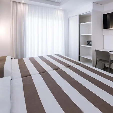 Oasis Park Splash Hotel 4*