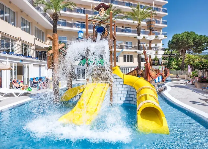 فندق Oasis Park Splash 4*
