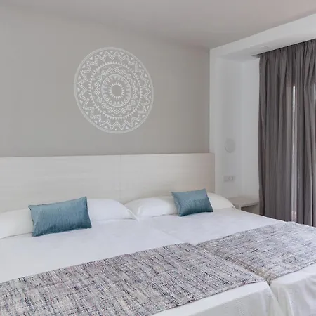 Отель Oasis Park Splash 4*